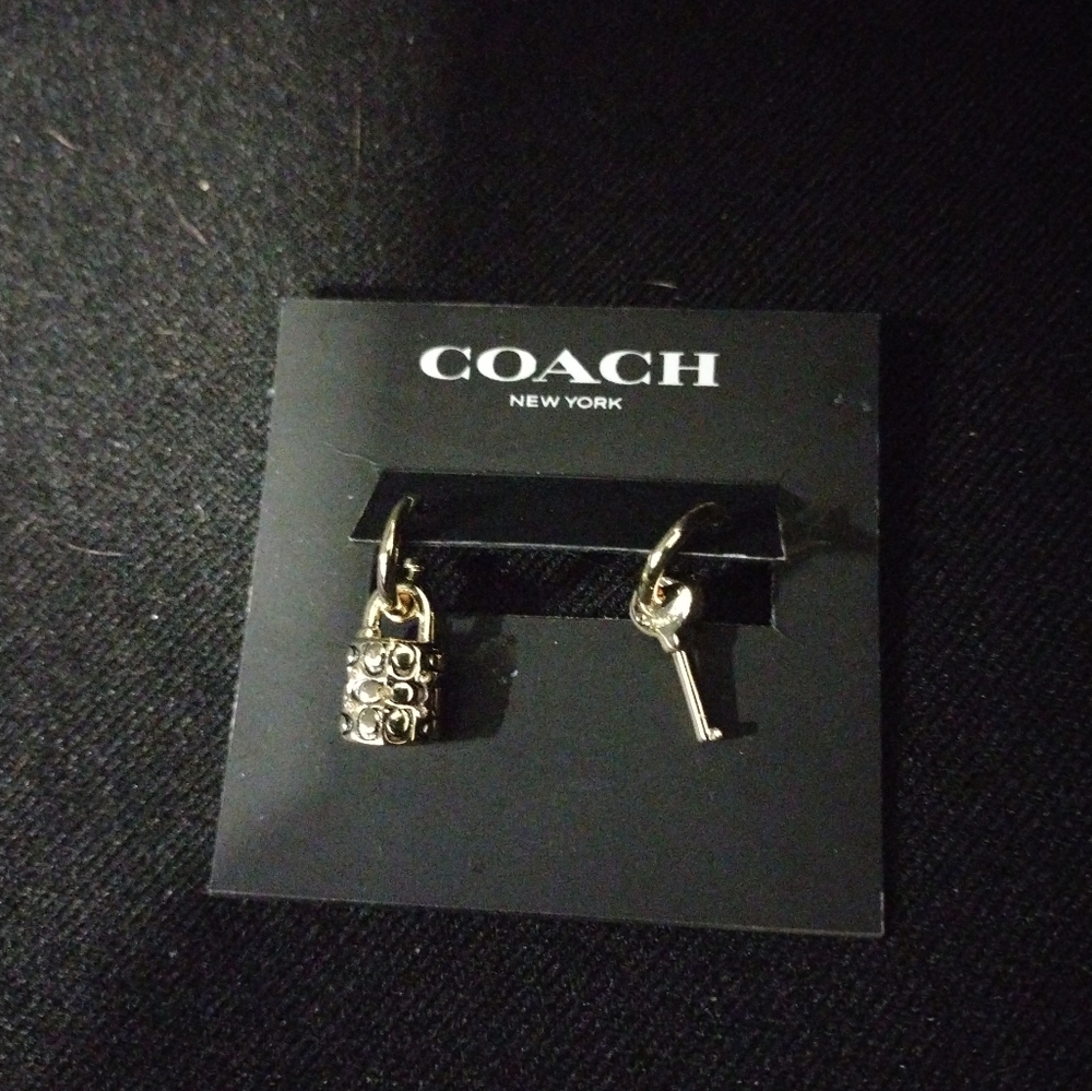 BNWT coach lock & key earrings